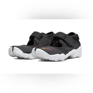 Nike Air Rift tabi strap sneakers size 7